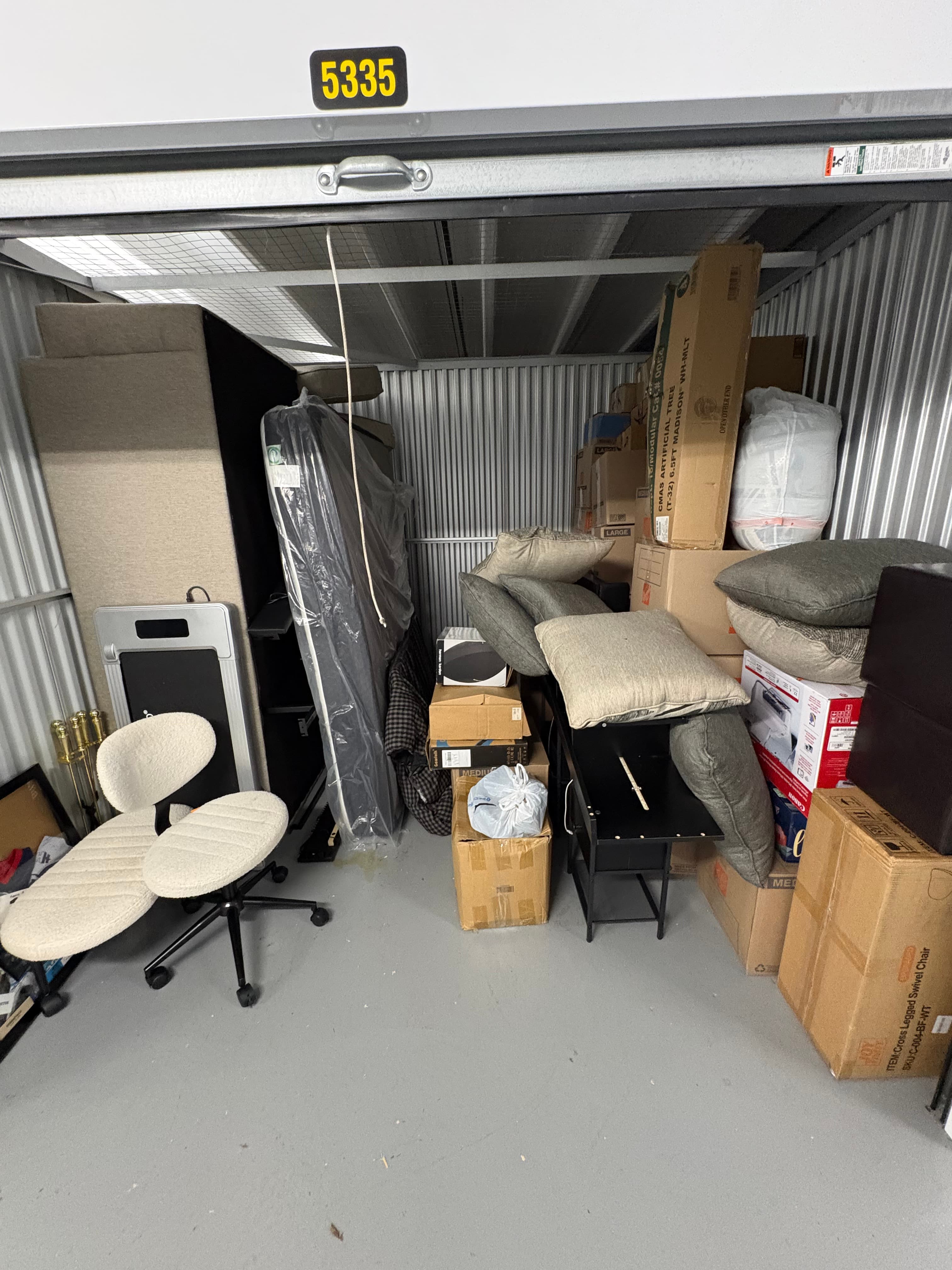 Handyman moving job photo